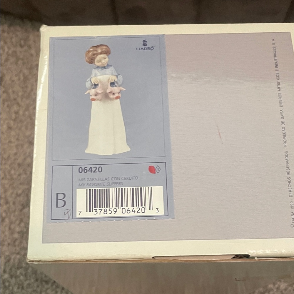 Lladro My Favorite Slippers Figurine of Girl Pastel Hues 6420 retired - Picture 6 of 6